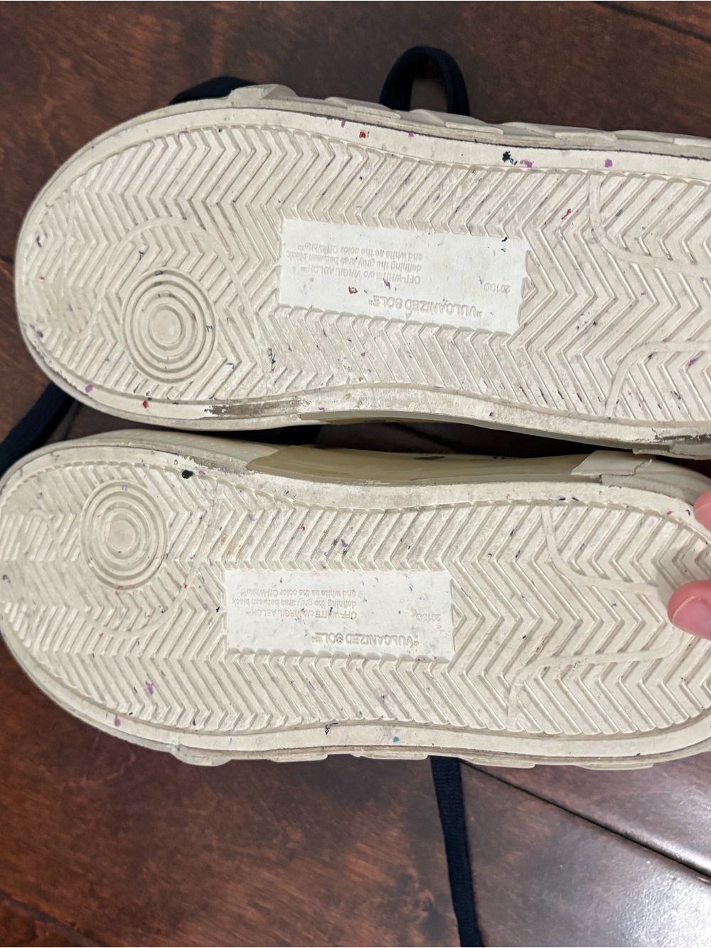 Off-White Navy and White Vulcanized Low-Top Sneakers Size 7-8 - Picture 4 of 5